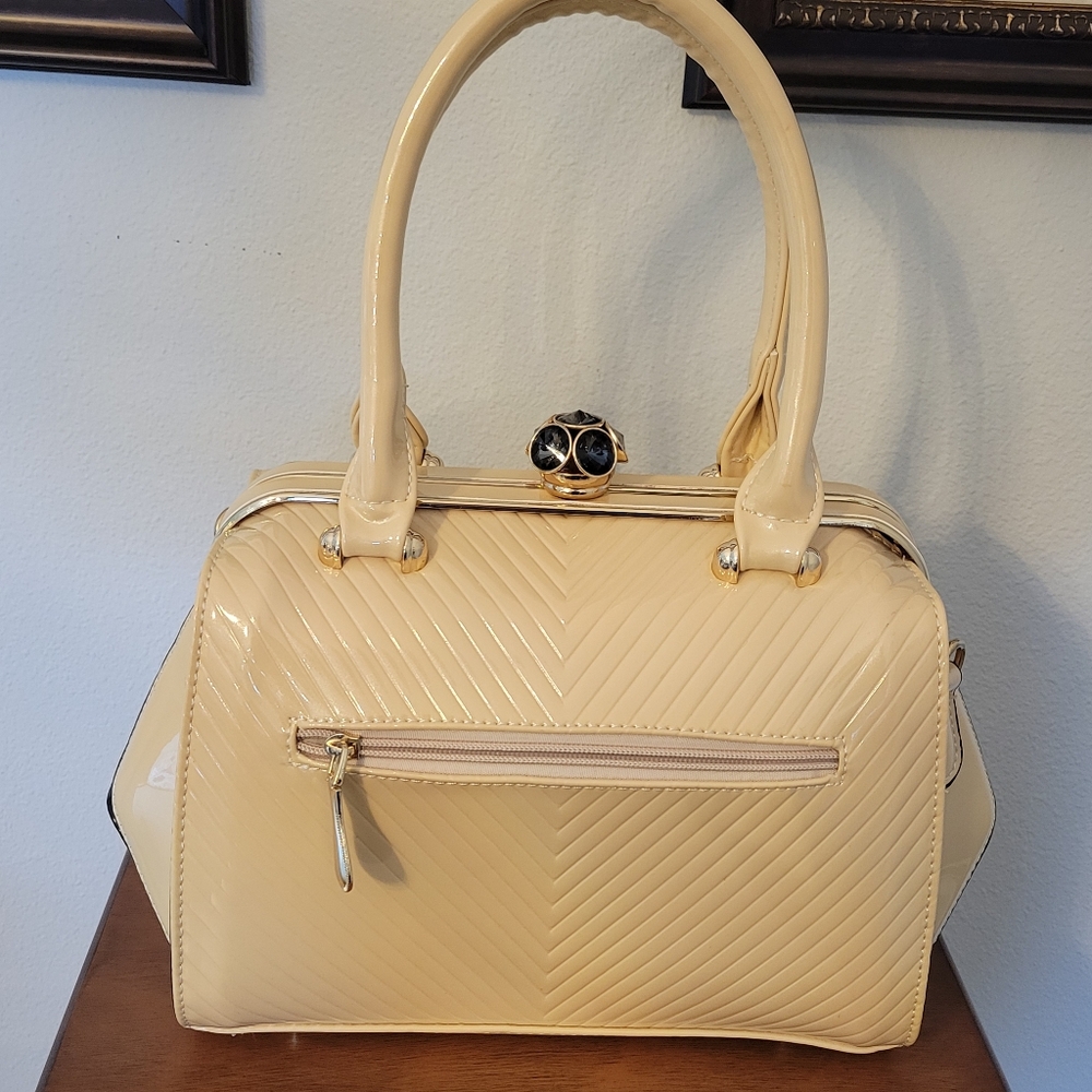 Elegant Couture,Cream Handbag By LES
